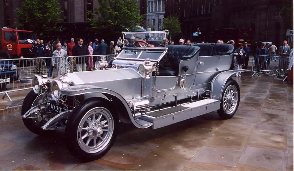 rolls royce old car image